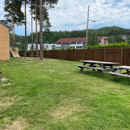 Double 209 - Near Kristiansand Hostel Vikeland